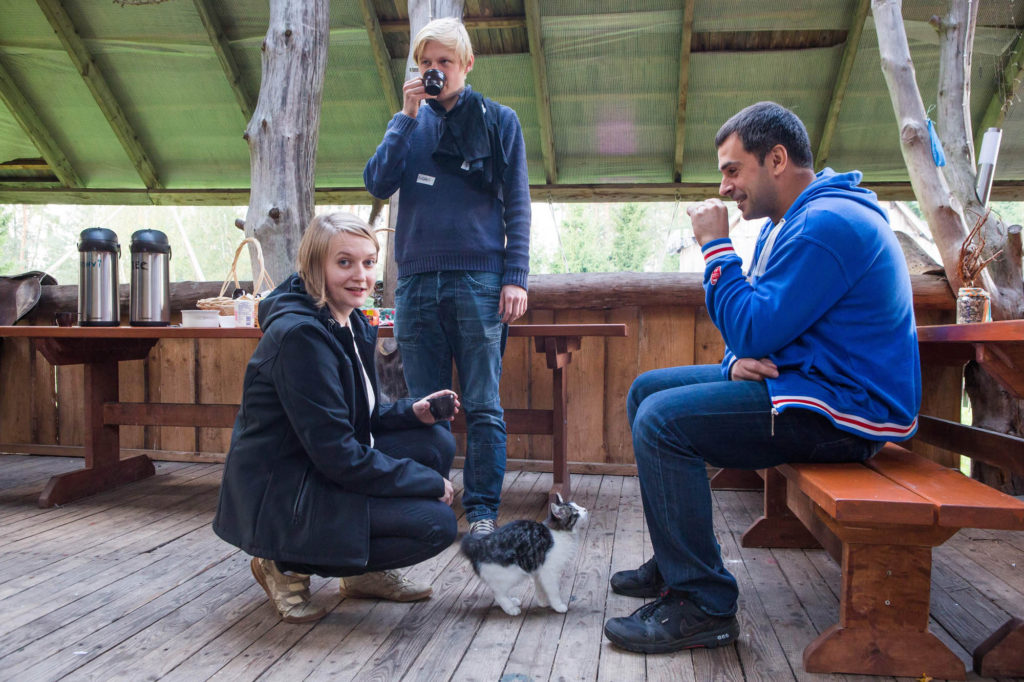 Kohvipaus jätkub. Ester Vaitmaa, Andres Haabu ja Raul Mee.