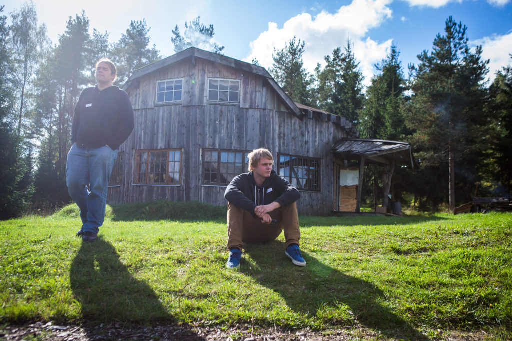 Mihkel Maripuu ja Sander Ilvest lõunapausil.