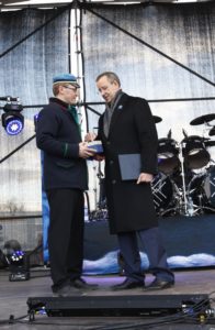 President Ilves annab ERMile üle Eesti Minutile laekunud 7617 fotot. Foto: Margus Ansu, Tartu Postimees